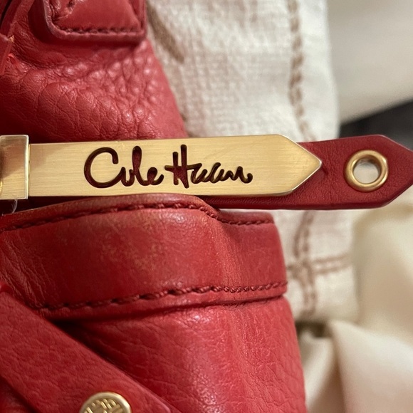 Cole Haan substantial quality red leather bag - Picture 2 of 7